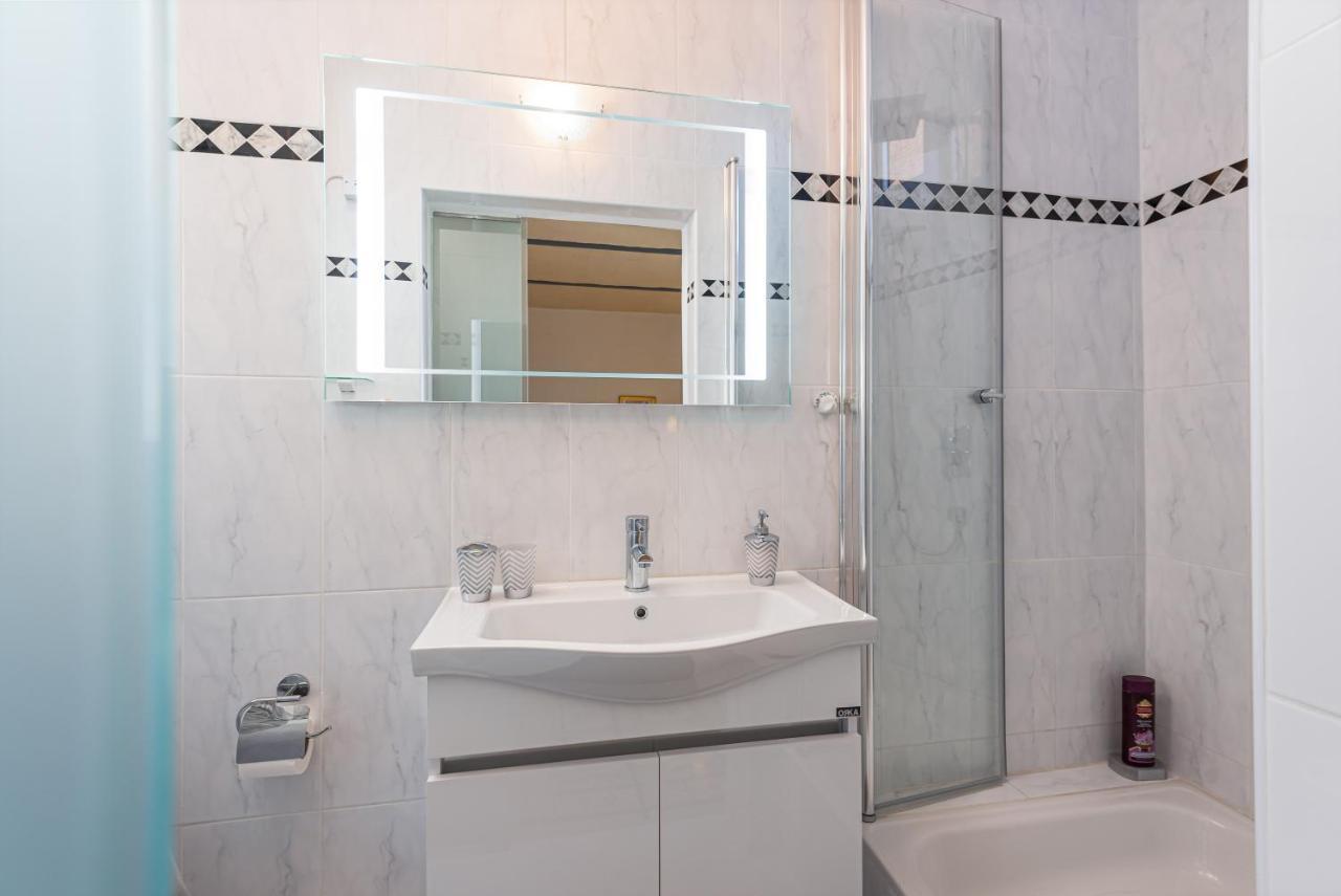 Harbour Heights Apartment
